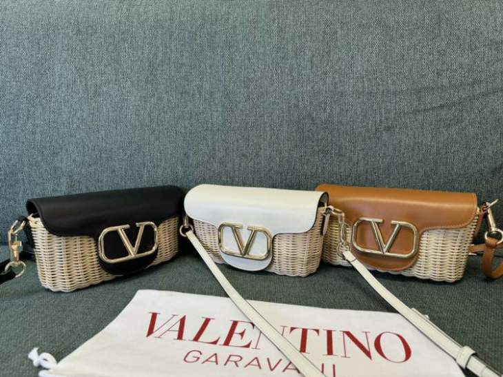 Picture of Valentino Handbags _SKUfw201540831fw